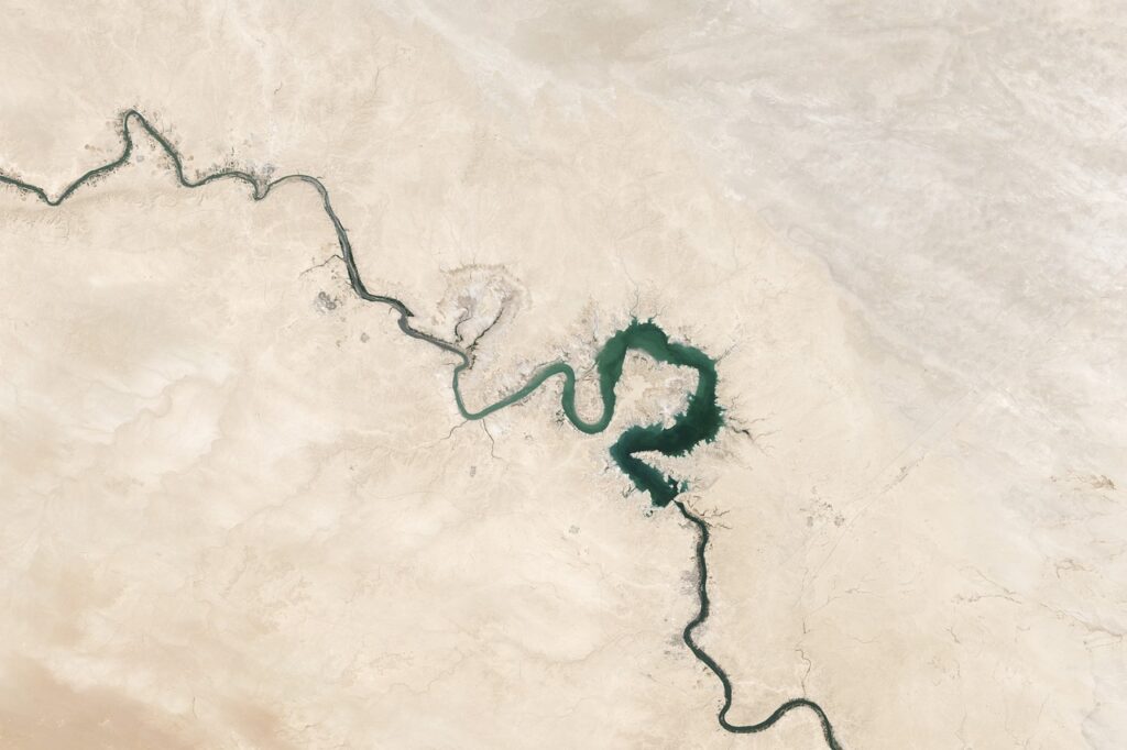 The Euphrates River is Drying Up, Are We Living in End Times? cracks, desert, dry, nature, euphrates river, sand, topography, vast arid land, river